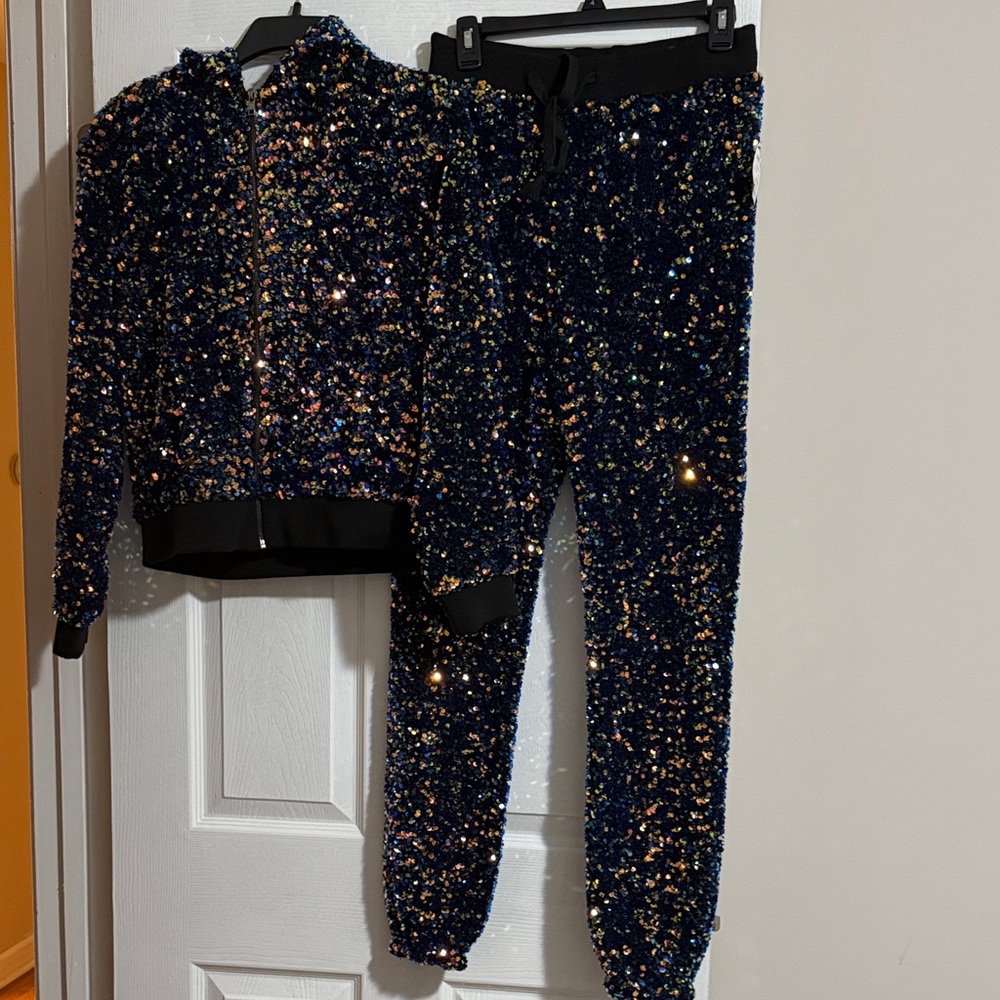 AKIRA Glittering Black Sequin Jogger Set